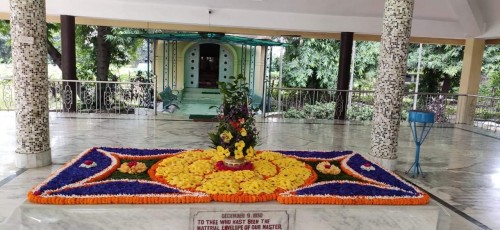 681 Samadhi Decorations at Sri Aurobindo Yoga Mandir Rourkela