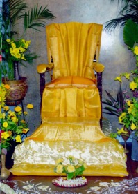 Maa-chair-Yellow.jpg
