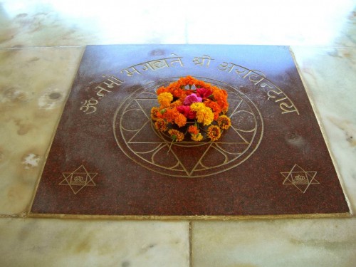 Sri-Aurobindo-Center-Jantral-Champaklal-last-rites-were-done-here-4416764189539.jpg