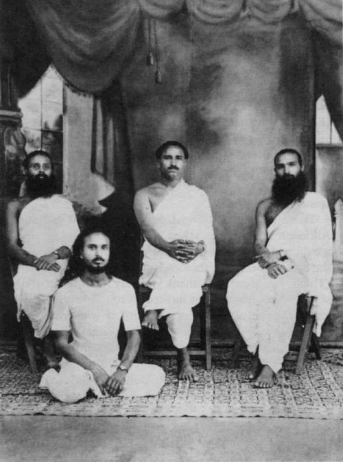 Champaklal with his brothers Kantilal, Sunderlal and Bansidhar on 28 February 1932