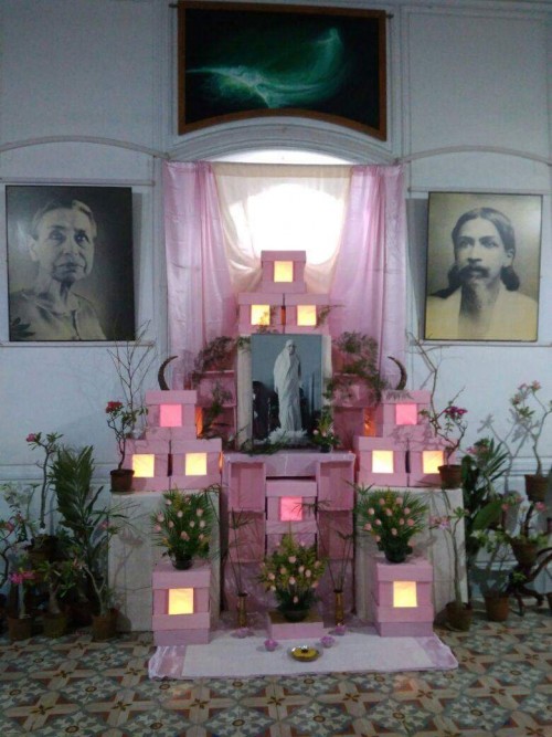 Sri-Aurobindo-Dining-Room-Decorations-on-Special-Days-11.jpg