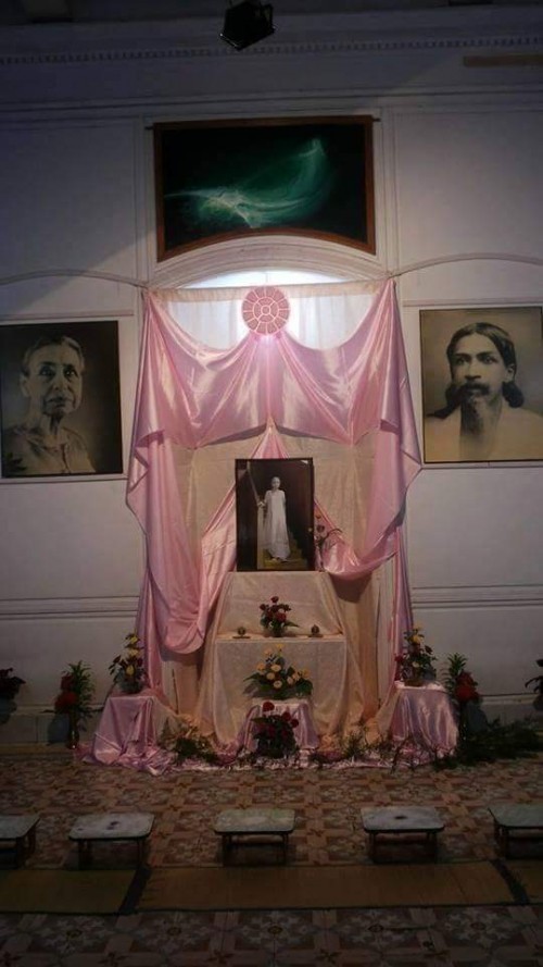 Sri-Aurobindo-Dining-Room-Decorations-on-Special-Days-12.jpg