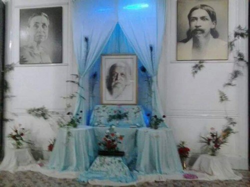 Sri-Aurobindo-Dining-Room-Decorations-on-Special-Days-23.jpg