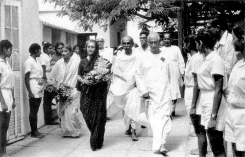 13Indira-Gandhi--Sri-Aurobindo-Ashram.jpg