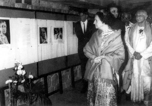 26Indira-Gandhi--Sri-Aurobindo-Ashram.jpg