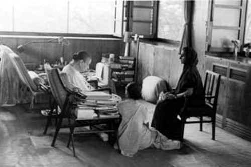 28Indira-Gandhi--Sri-Aurobindo-Ashram.jpg