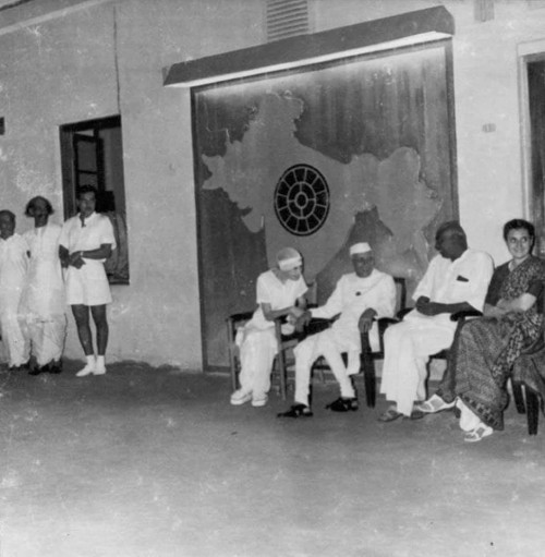 38:Indira Gandhi @ Sri Aurobindo Ashram