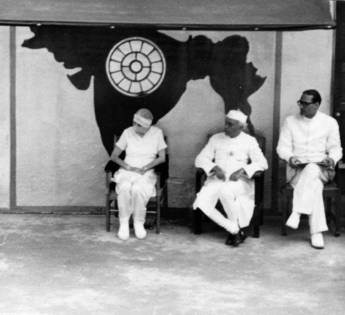 103_Jawahar-Lal-Nehru-at-Sri-Aurobindo-Ashram.jpg