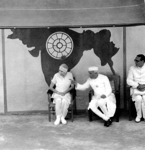 104_Jawahar-Lal-Nehru-at-Sri-Aurobindo-Ashram.jpg