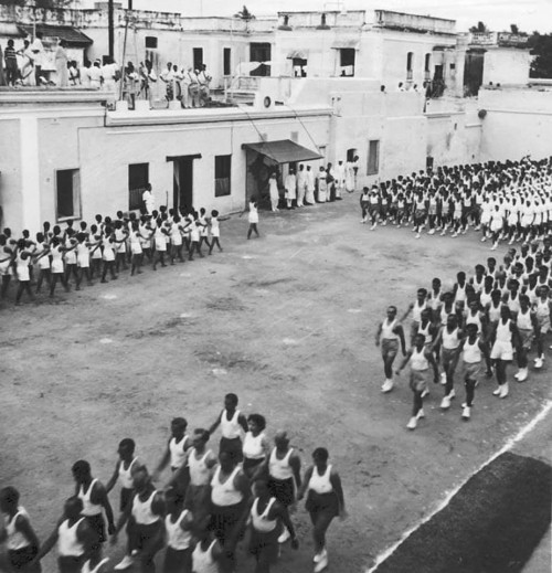 107_Jawahar-Lal-Nehru-at-Sri-Aurobindo-Ashram.jpg