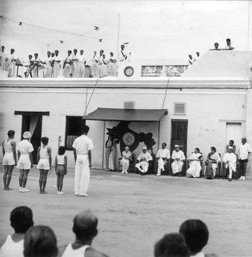 114 Jawahar Lal Nehru at Sri Aurobindo Ashram