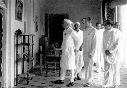 117 Jawahar Lal Nehru at Sri Aurobindo Ashram