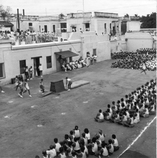 119_Jawahar-Lal-Nehru-at-Sri-Aurobindo-Ashram.jpg