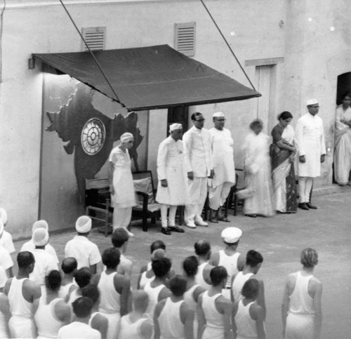 120 Jawahar Lal Nehru at Sri Aurobindo Ashram