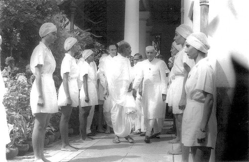 124 Jawahar Lal Nehru at Sri Aurobindo Ashram