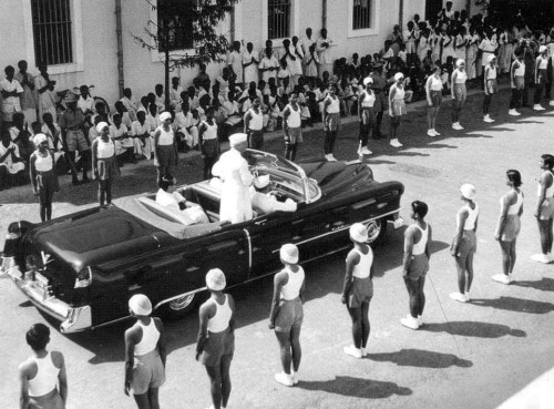 133_Jawahar-Lal-Nehru-at-Sri-Aurobindo-Ashram.jpg