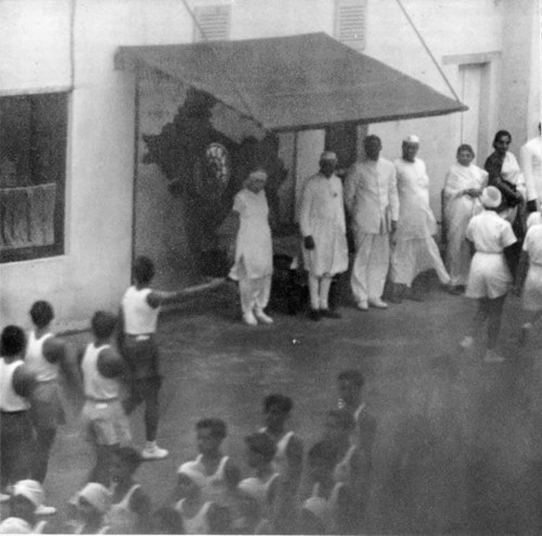 136 Jawahar Lal Nehru at Sri Aurobindo Ashram