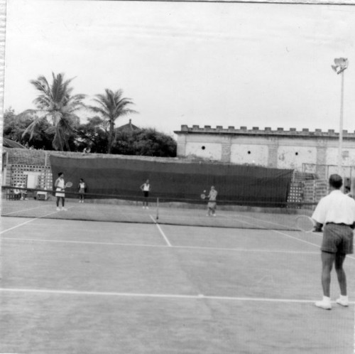 Mother-Playing-Tennis--11.jpg