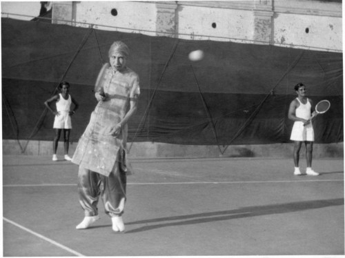 Mother-Playing-Tennis--16.jpg