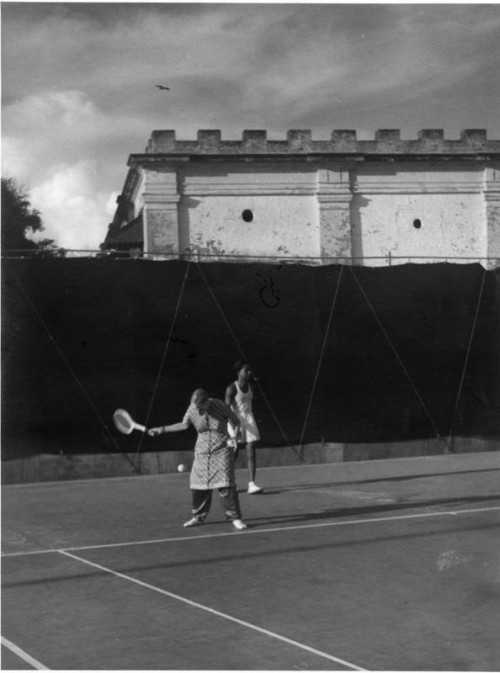 Mother-Playing-Tennis--3.jpg