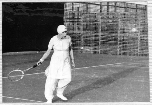 Mother-Playing-Tennis--39.jpg