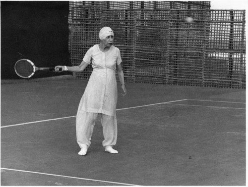 Mother-Playing-Tennis--52.jpg