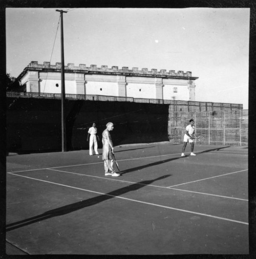 Mother-Playing-Tennis--61.jpg