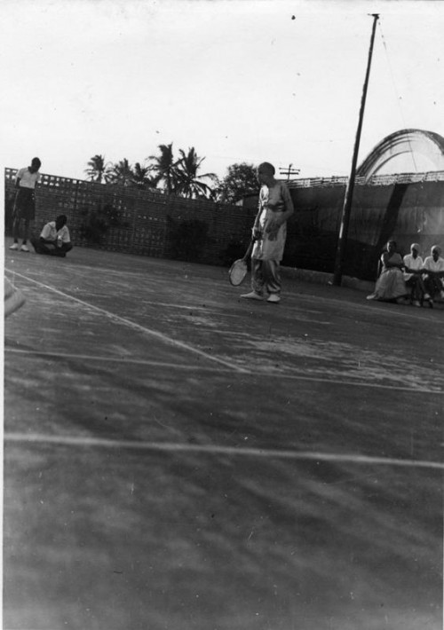 Mother-Playing-Tennis--63.jpg