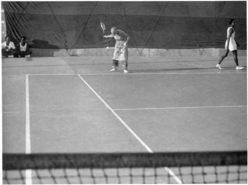 Mother-Playing-Tennis--8.jpg