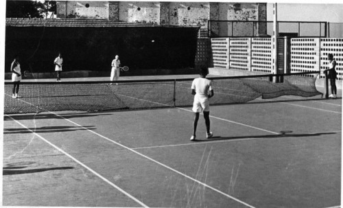 Mother-Playing-Tennis--96.jpg