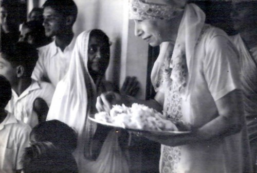 The Mother Pic Shot by Henry Cartier Bresson (7)