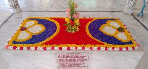 Sri-Aurobindo-Yoga-Mandir-Rourkela-Flower-Decorations-05.jpg