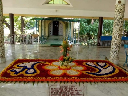 Sri-Aurobindo-Yoga-Mandir-Rourkela-Flower-Decorations-06.jpg