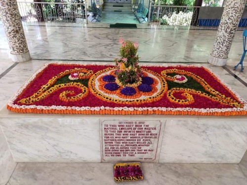 Sri-Aurobindo-Yoga-Mandir-Rourkela-Flower-Decorations-19.jpg