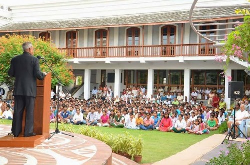 Hon. President Pranab Mukherjee Visiting Ashram (11)