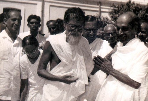 Nolini Kanta Gupta with Vinoba Bhave, Udar Pinto, Madhav Pandit and Indra Sen (August 1956).