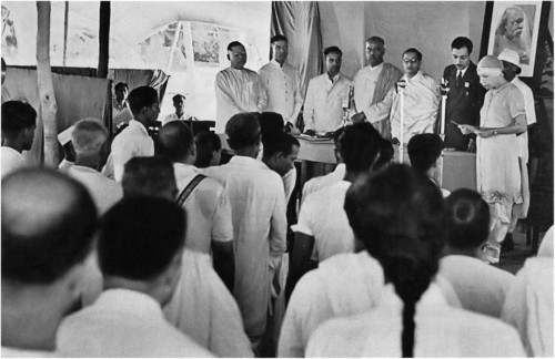 Nolini-Kanta-standing-next-to-the-Mother-at-the-inauguration-of-Sri-Aurobindo-Memorial-Oration-on-24-April-1951..jpg