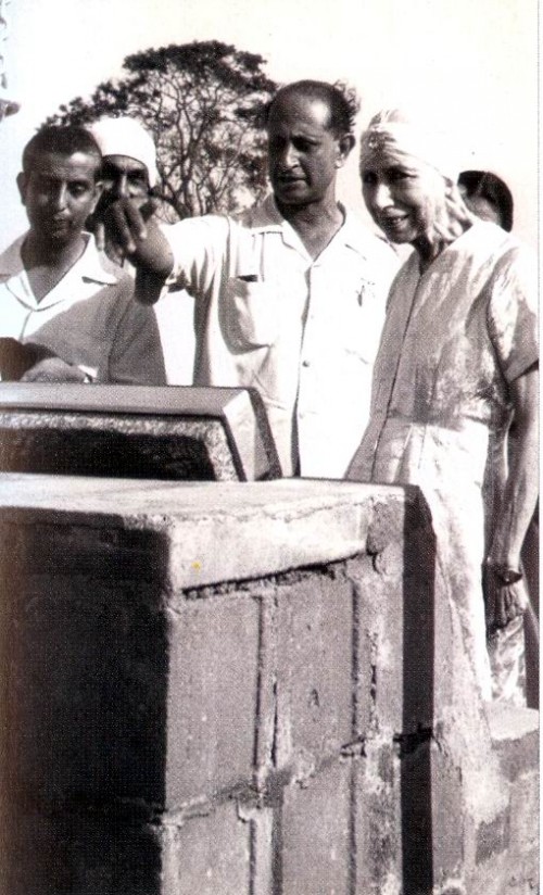 The-Mother-laying-the-foundation-stone-of-the-New-Horizon-Sugar-Mills-on-12-April-1959.-Nolini-Kanta-Gupta-and-Udar-Pinto-are-standing-on-her-right..jpg