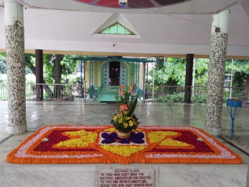 100_Samadhi-Decorations-at-Sri-Aurobindo-Yoga-Mandir-Rourkela.jpg