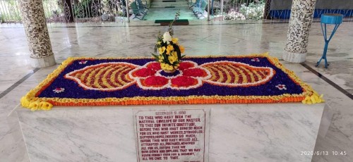 105_Samadhi-Decorations-at-Sri-Aurobindo-Yoga-Mandir-Rourkela.jpg