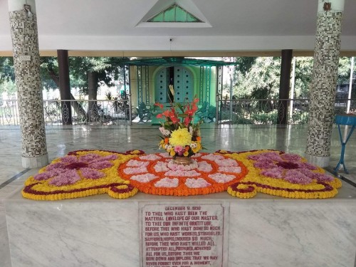 119_Samadhi-Decorations-at-Sri-Aurobindo-Yoga-Mandir-Rourkela.jpg