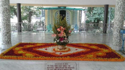 250_Samadhi-Decorations-at-Sri-Aurobindo-Yoga-Mandir-Rourkela.jpg