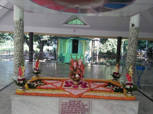 263_Samadhi-Decorations-at-Sri-Aurobindo-Yoga-Mandir-Rourkela.jpg