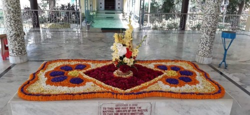 266_Samadhi-Decorations-at-Sri-Aurobindo-Yoga-Mandir-Rourkela.jpg