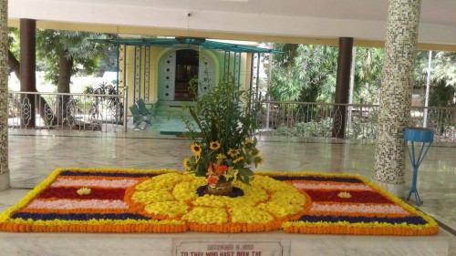 376_Samadhi-Decorations-at-Sri-Aurobindo-Yoga-Mandir-Rourkela.jpg