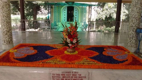 386_Samadhi-Decorations-at-Sri-Aurobindo-Yoga-Mandir-Rourkela.jpg