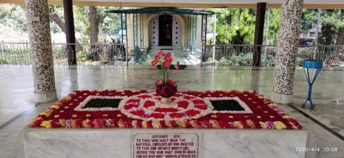 427_Samadhi-Decorations-at-Sri-Aurobindo-Yoga-Mandir-Rourkela.jpg