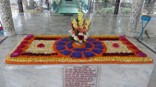 489_Samadhi-Decorations-at-Sri-Aurobindo-Yoga-Mandir-Rourkela.jpg