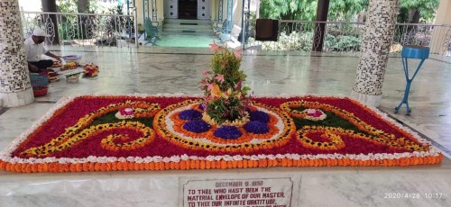 495_Samadhi-Decorations-at-Sri-Aurobindo-Yoga-Mandir-Rourkela.jpg