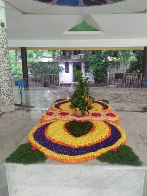 506_Samadhi-Decorations-at-Sri-Aurobindo-Yoga-Mandir-Rourkela.jpg